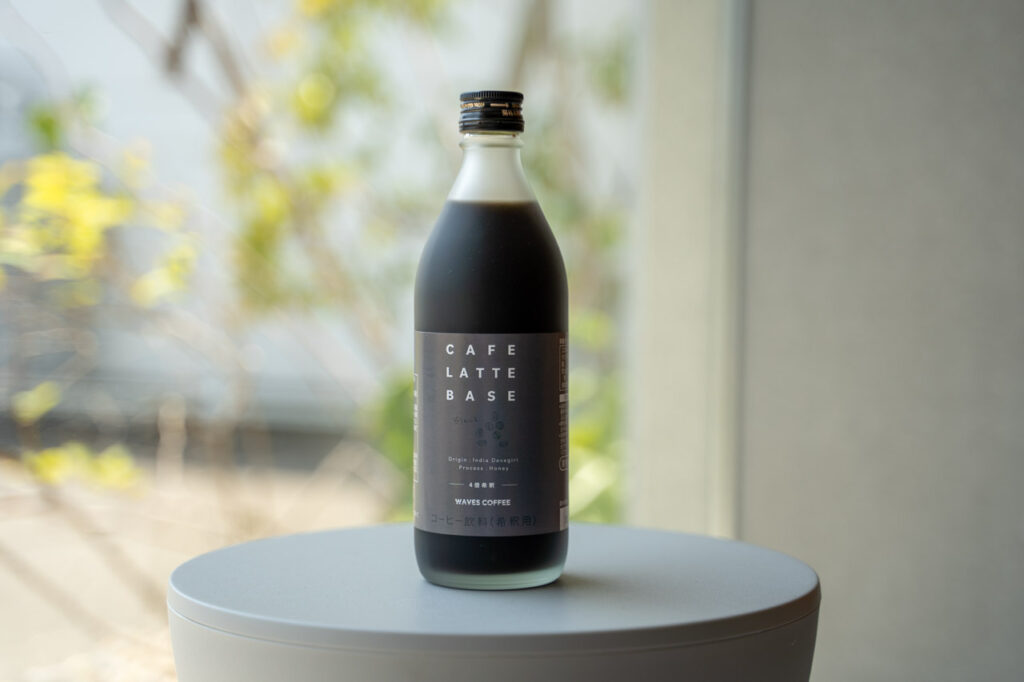 WAVES COFFEEのオリジナルラテベース